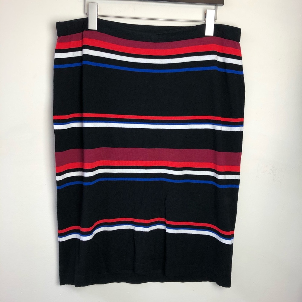 Vince Camuto Size XL Black Striped Straight Skirt